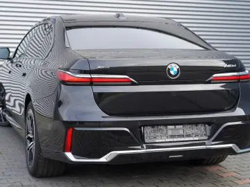 BMW 740d xDrive M Sport ICONIC SKYLOUNGE SOFT