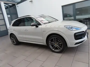 Porsche Cayenne 3.0 Hy. Sport-Design/HuD/Pan./Soft Close