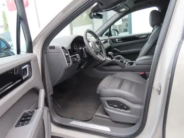 Porsche Cayenne 3.0 Hy. Sport-Design/HuD/Pan./Soft Close