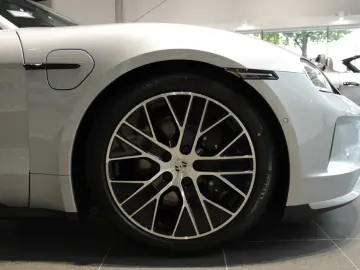 Porsche Taycan Sport Turismo