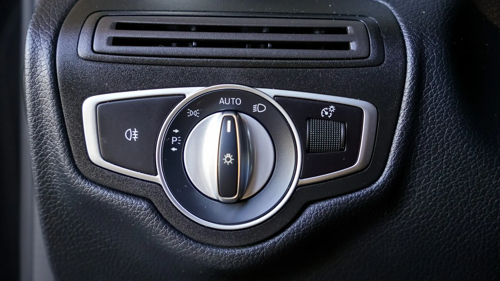 MERCEDES BENZ GLC 300d 9G-Tronic AMG LINE