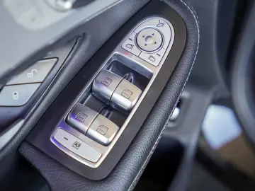 MERCEDES BENZ GLC 300d 9G-Tronic AMG LINE