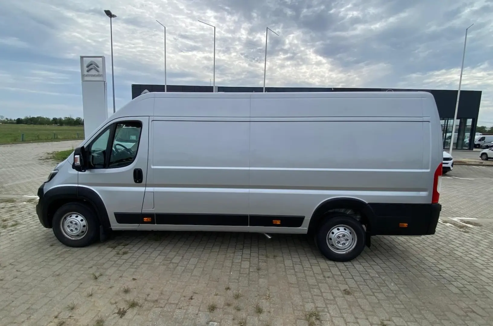 Peugeot BOXER FURGON L3 15 MC 2.2 HDI 140 CP inmatric 2023!