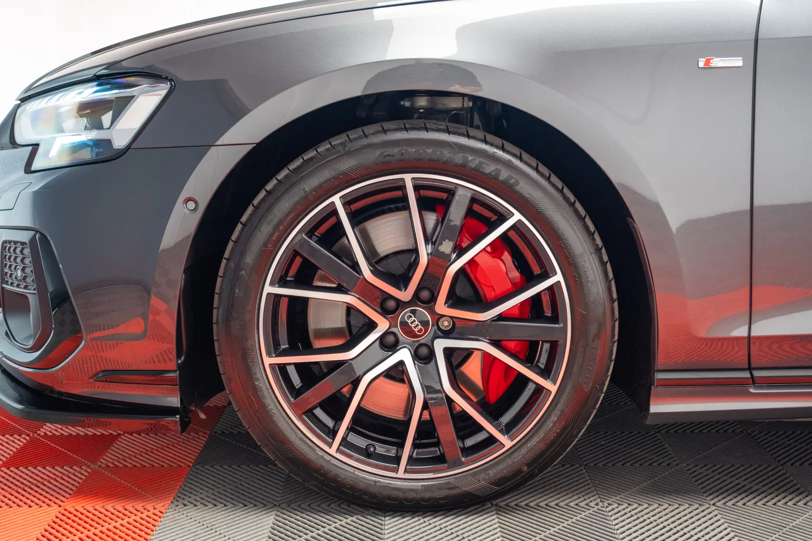 AUDI A8 60TFSI e L Quattro /S line/B&O/Massage/Matrix/Luft