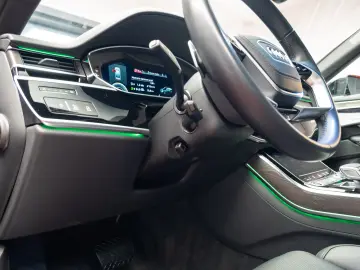 AUDI A8 60TFSI e L Quattro /S line/B&O/Massage/Matrix/Luft
