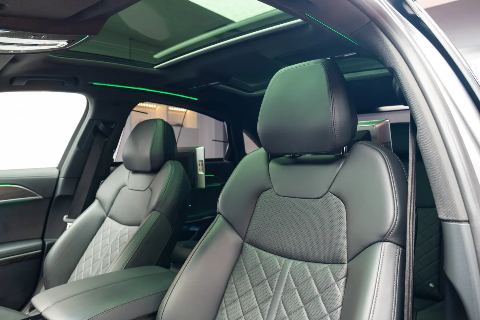 AUDI A8 60TFSI e L Quattro /S line/B&O/Massage/Matrix/Luft