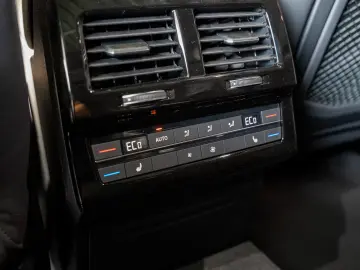 Volkswagen Touareg R-Line AHK Pano DYNAUDIO IQ-DRIVE