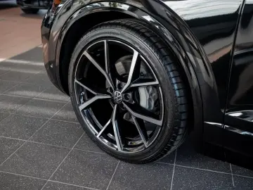 Volkswagen Touareg R-Line AHK Pano DYNAUDIO IQ-DRIVE