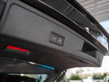 Volkswagen Touareg R-Line AHK Pano DYNAUDIO IQ-DRIVE