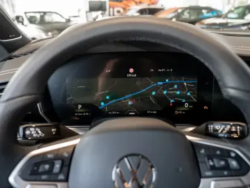 Volkswagen Touareg R-Line AHK Pano DYNAUDIO IQ-DRIVE