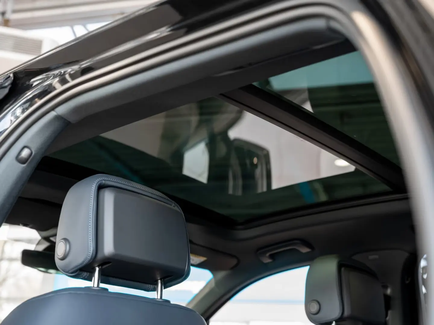 Volkswagen Touareg R-Line AHK Pano DYNAUDIO IQ-DRIVE
