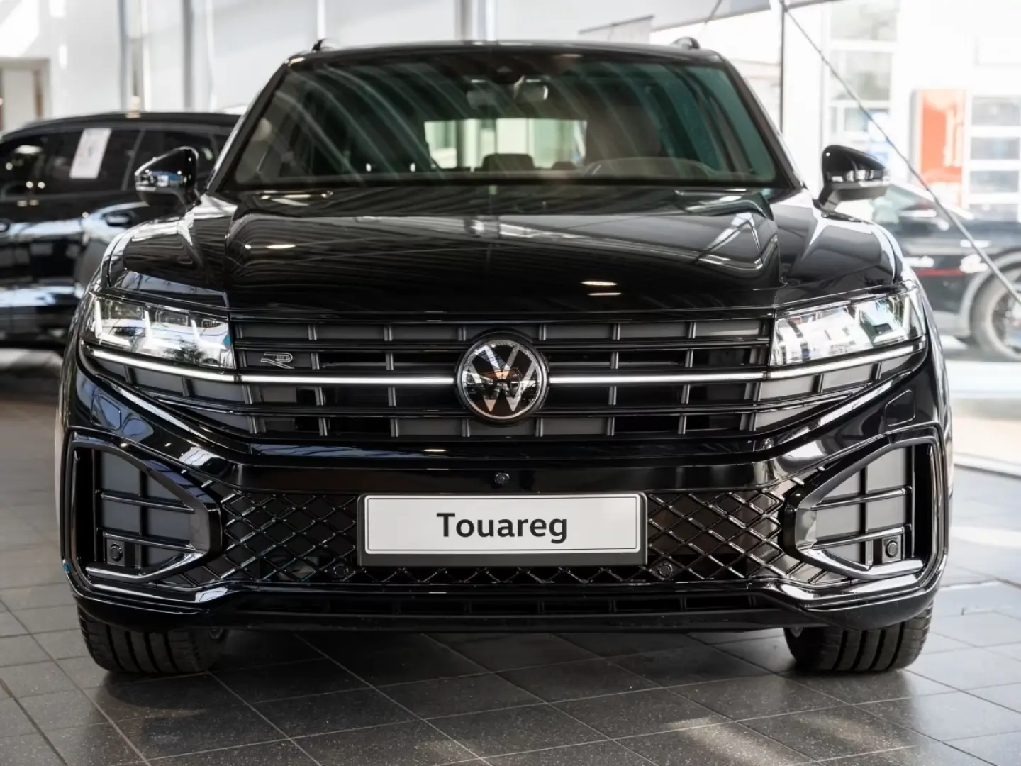 Volkswagen Touareg R-Line AHK Pano DYNAUDIO IQ-DRIVE