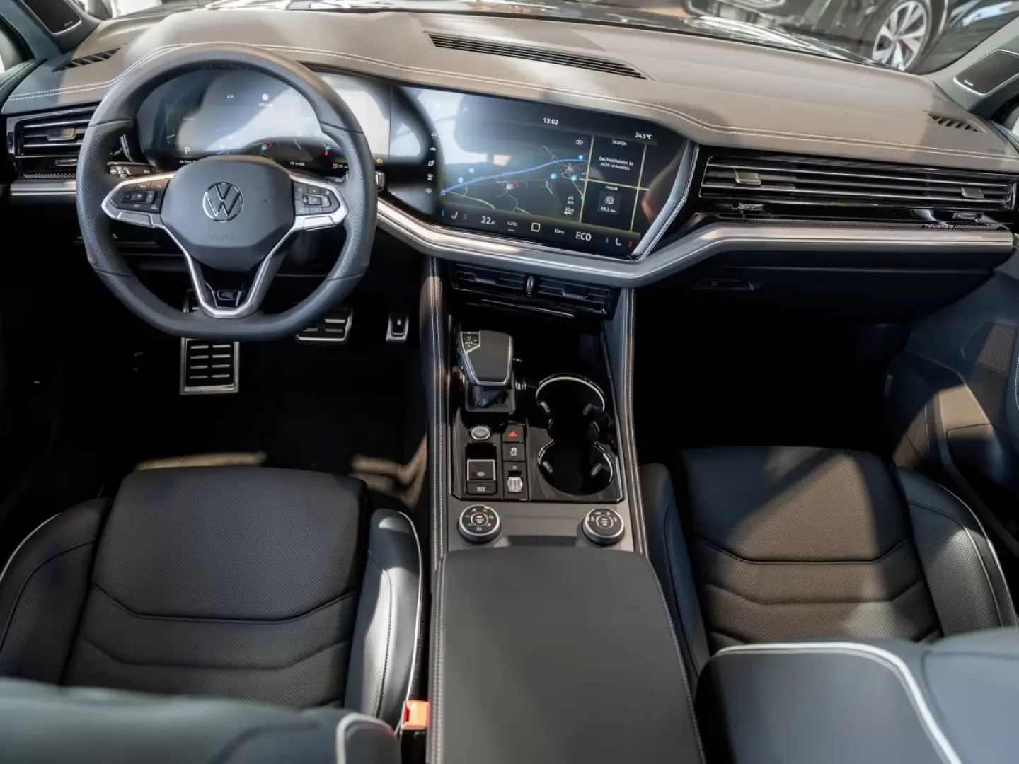 Volkswagen Touareg R-Line AHK Pano DYNAUDIO IQ-DRIVE