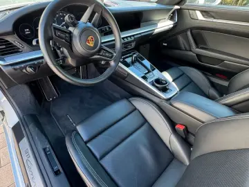 Porsche 992 Carrera 4S Coupé