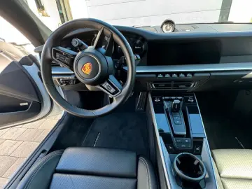 Porsche 992 Carrera 4S Coupé