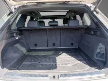 Touareg 3.0 TDI 4Motion R-Line IQ Light,AHK,ZGV