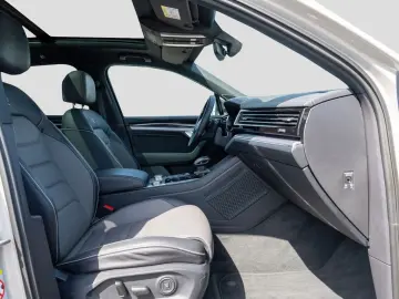 Touareg 3.0 TDI 4Motion R-Line IQ Light,AHK,ZGV