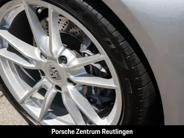 Porsche 992 911 Carrera 4 BOSE