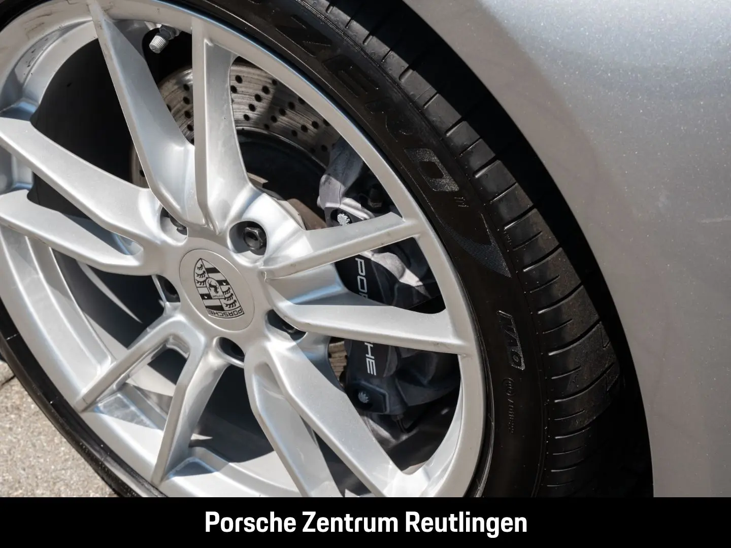 Porsche 992 911 Carrera 4 BOSE