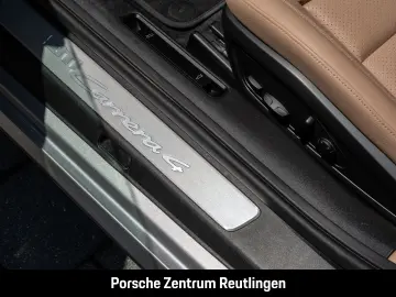 Porsche 992 911 Carrera 4 BOSE
