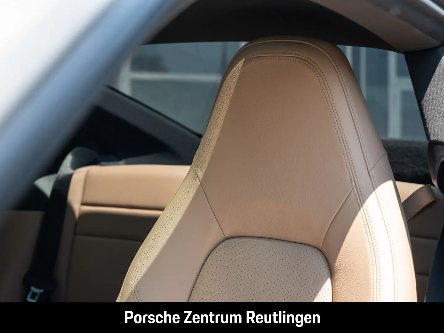 Porsche 992 911 Carrera 4 BOSE