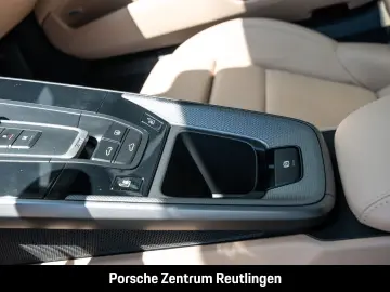 Porsche 992 911 Carrera 4 BOSE