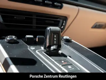 Porsche 992 911 Carrera 4 BOSE