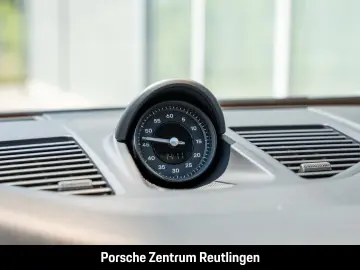 Porsche 992 911 Carrera 4 BOSE