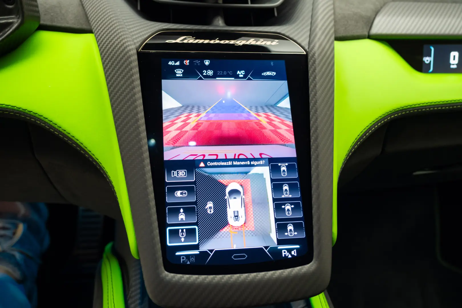 LAMBORGHINI REVUELTO