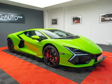 LAMBORGHINI REVUELTO