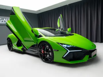 LAMBORGHINI REVUELTO