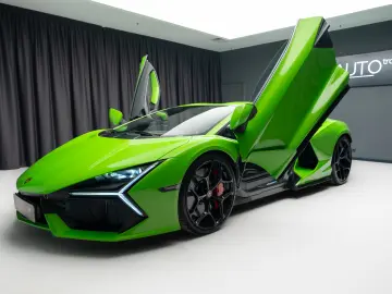 LAMBORGHINI REVUELTO