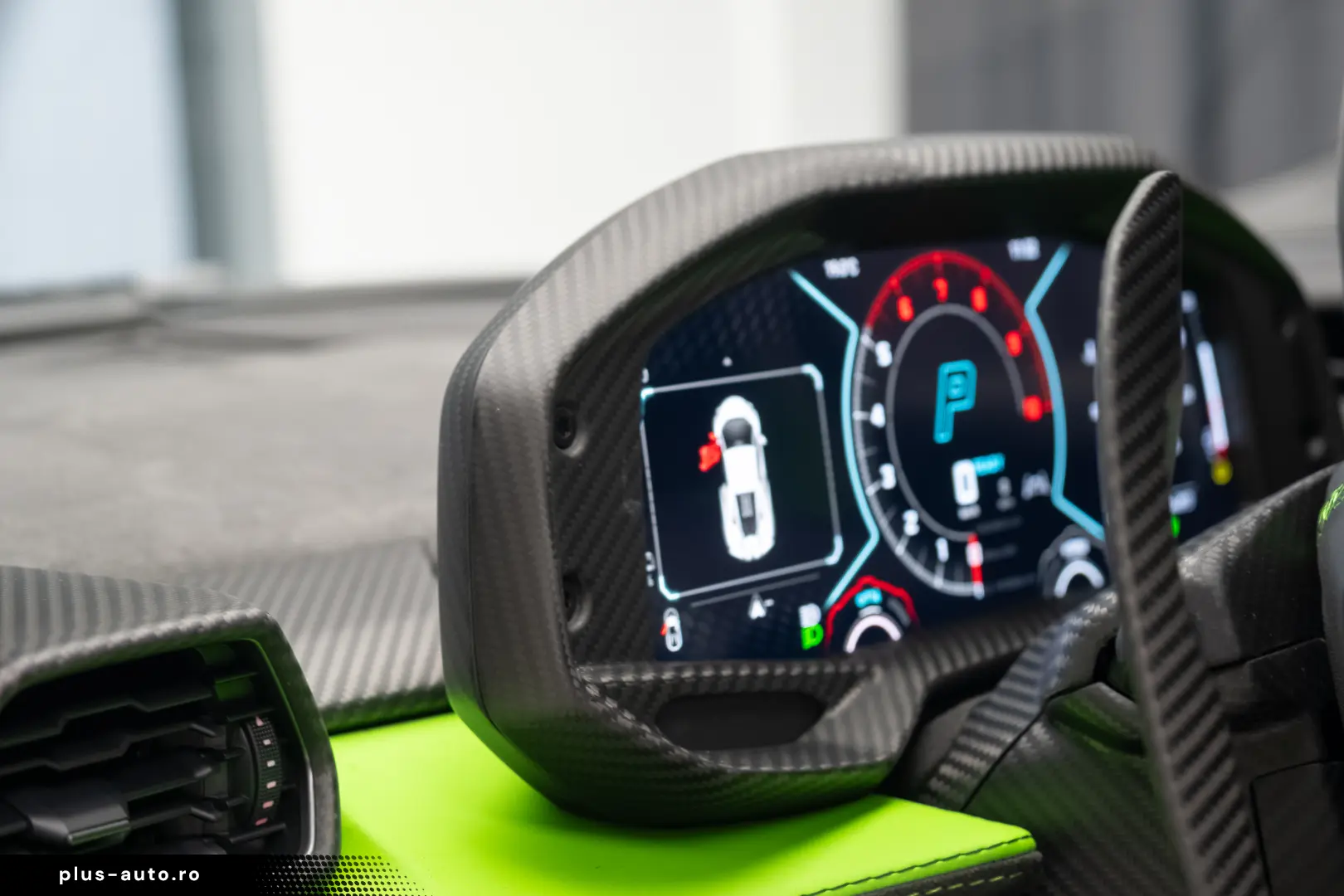 LAMBORGHINI REVUELTO