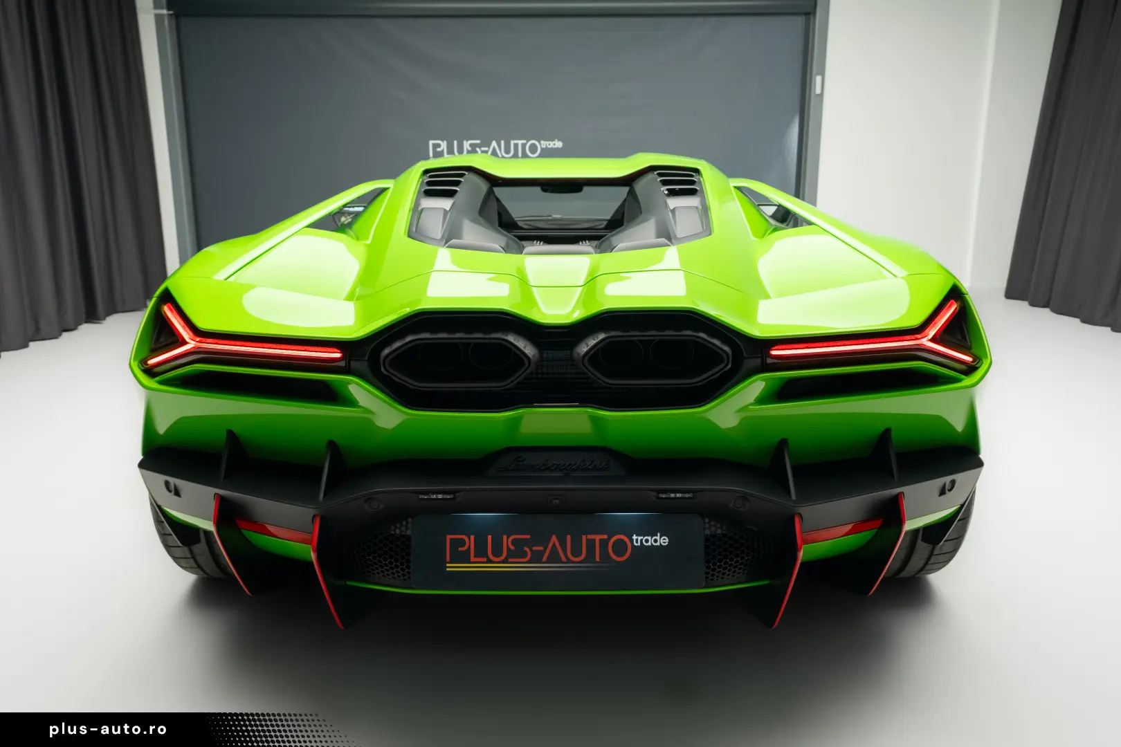 LAMBORGHINI REVUELTO