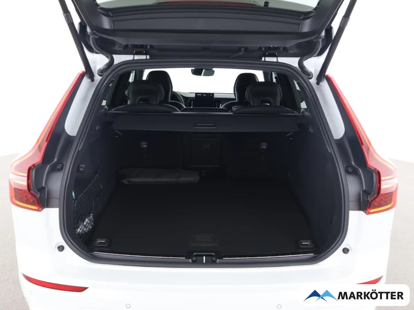 Volvo XC60 T8 AWD Plus Black Edition Plug-In