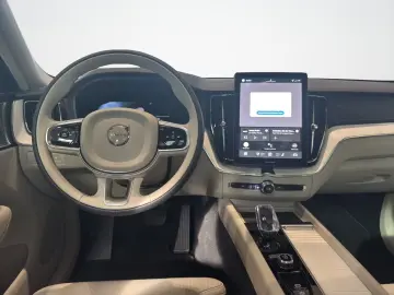Volvo XC60 Ultra Bright Recharge Plug-In Hybrid