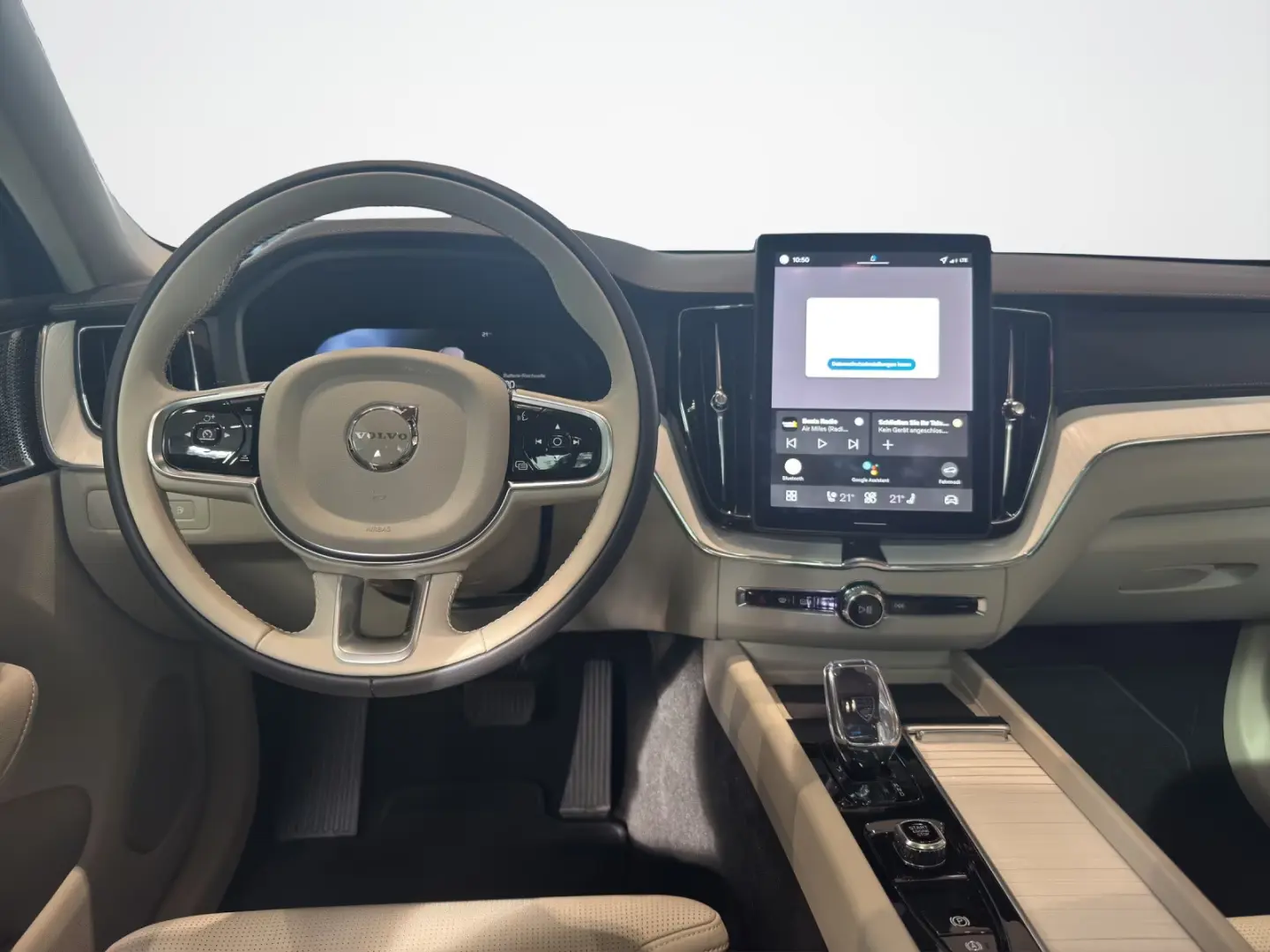 Volvo XC60 Ultra Bright Recharge Plug-In Hybrid