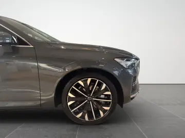 Volvo XC60 Ultra Bright Recharge Plug-In Hybrid