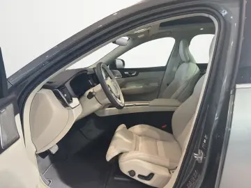 Volvo XC60 Ultra Bright Recharge Plug-In Hybrid