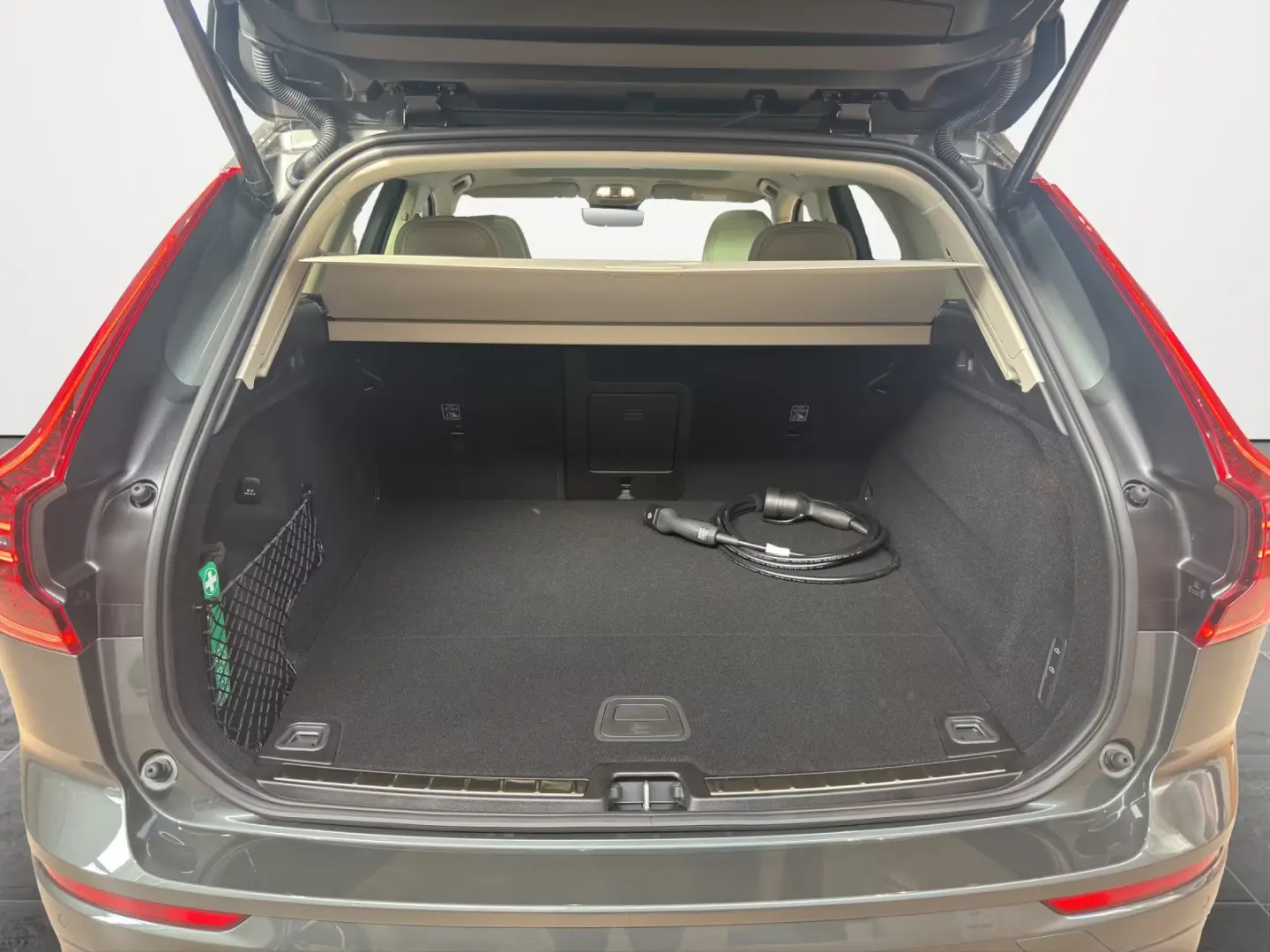 Volvo XC60 Ultra Bright Recharge Plug-In Hybrid