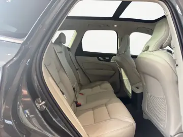 Volvo XC60 Ultra Bright Recharge Plug-In Hybrid