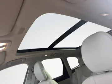 Volvo XC60 Ultra Bright Recharge Plug-In Hybrid