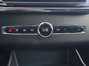 Volvo XC90 T8 Plus Dark PANO 360° HuD 7.SITZER