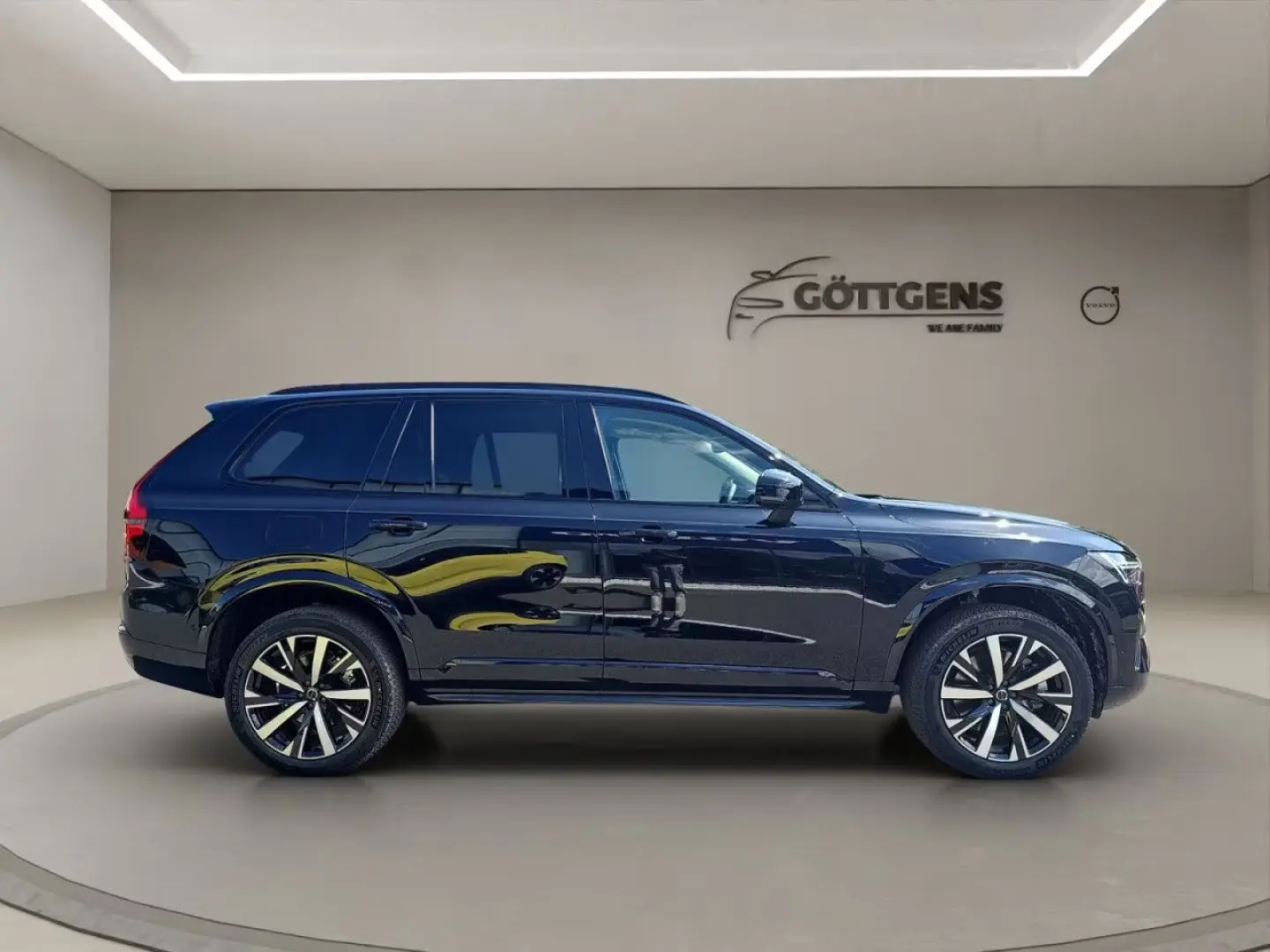 Volvo XC90 T8 Plus Dark PANO 360° HuD 7.SITZER