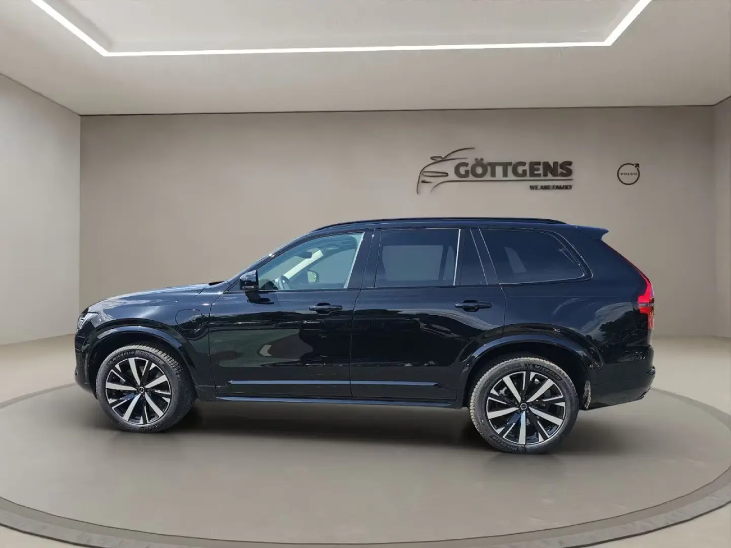 Volvo XC90 T8 Plus Dark PANO 360° HuD 7.SITZER