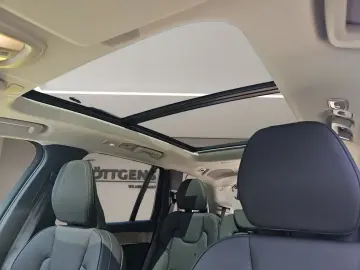 Volvo XC90 T8 Plus Dark PANO 360° HuD 7.SITZER