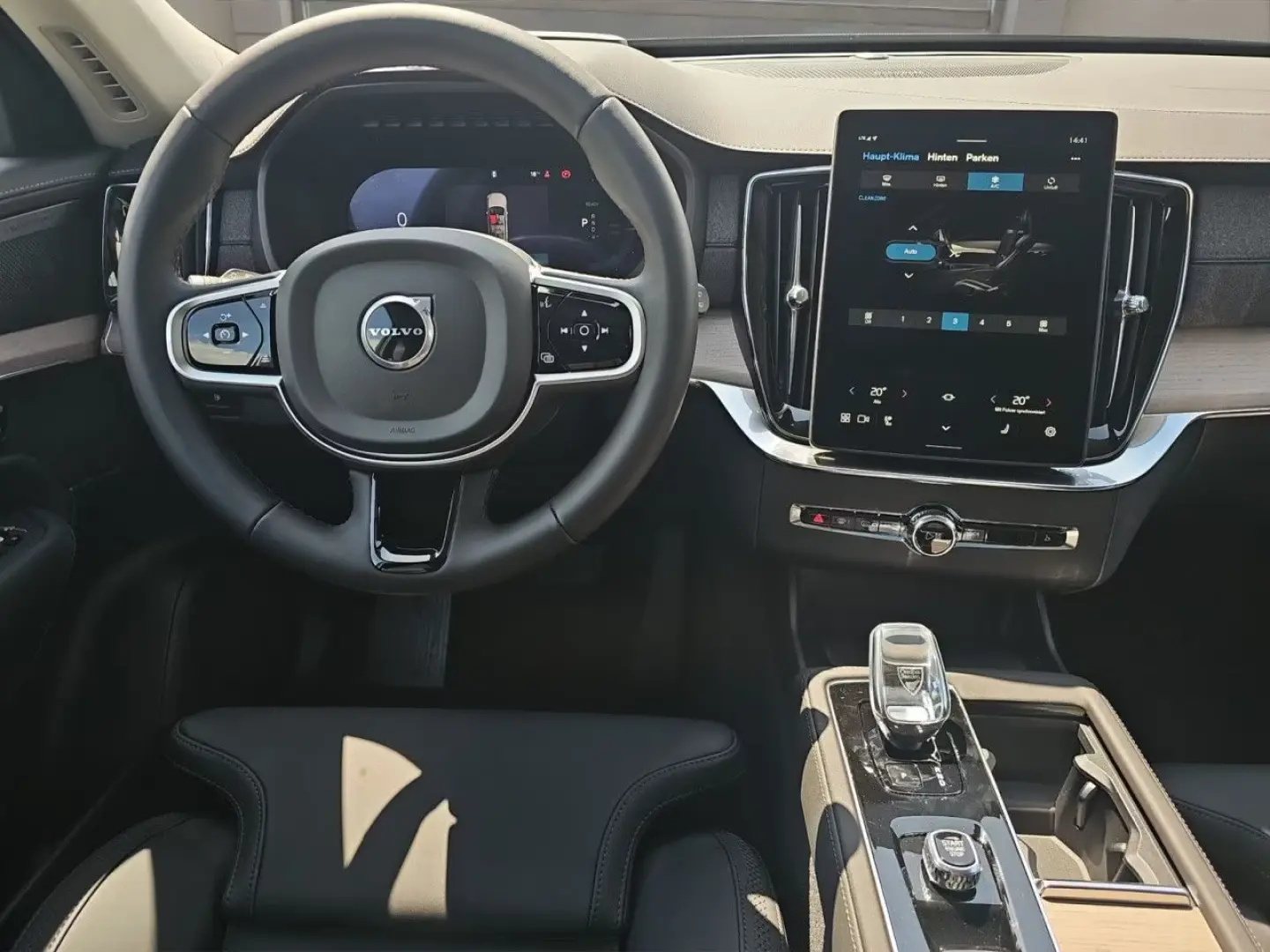 Volvo XC90 T8 Plus Dark PANO 360° HuD 7.SITZER