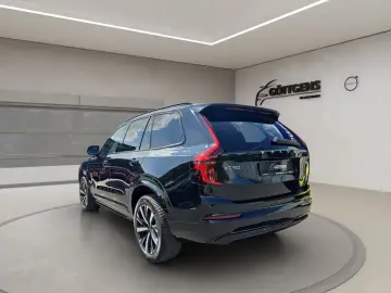 Volvo XC90 T8 Plus Dark PANO 360° HuD 7.SITZER