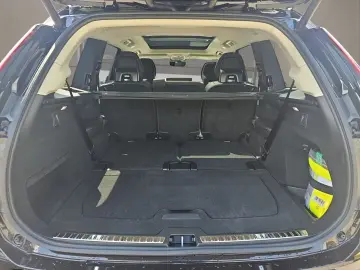 Volvo XC90 T8 Plus Dark PANO 360° HuD 7.SITZER