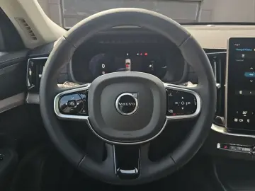 Volvo XC90 T8 Plus Dark PANO 360° HuD 7.SITZER